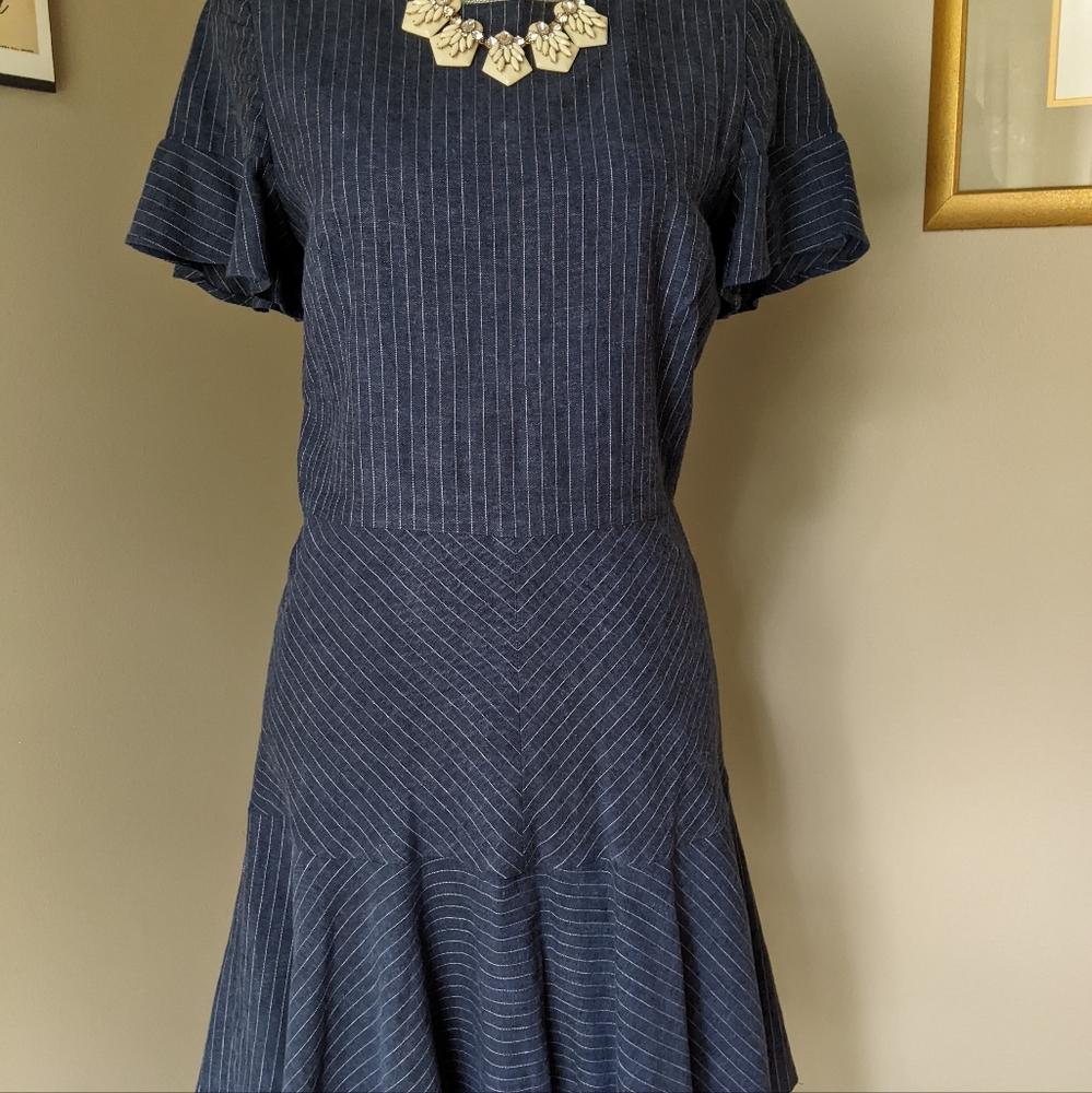 Banana Republic flared pinstriped dress size 4, flutter short sleeves